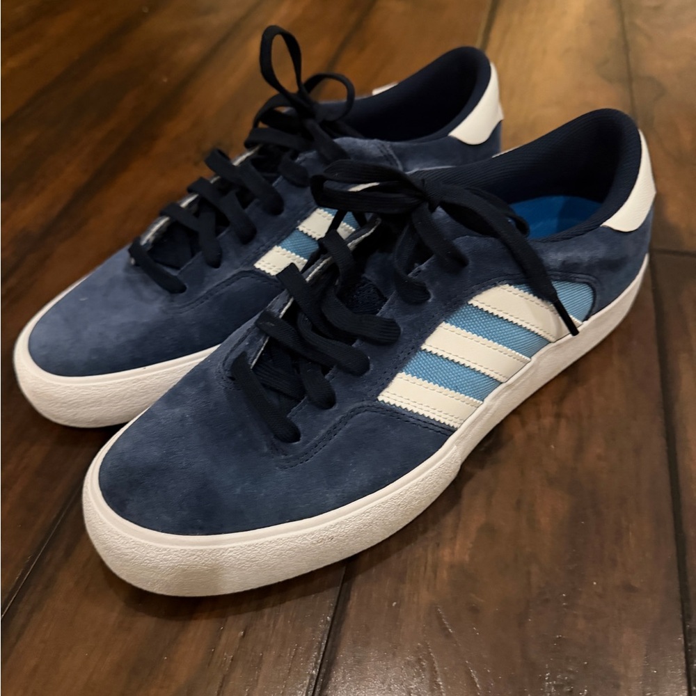Men’s Adidas MATCHBREAK SUPER SHOES size 10